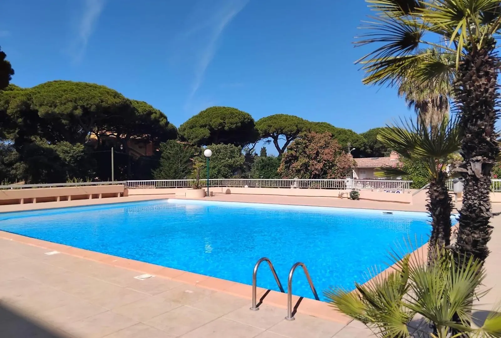 Studio Hyeres Port Et Iles D'Or.