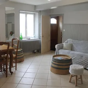 gite-fleurs-de-gamay-au-coeur-du-beaujolais.hotels-rhonealpes.com/